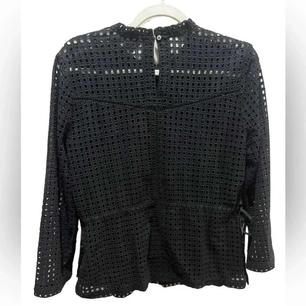 Point sur eyelet lace black blouse with lined tank size 2 excellent condition